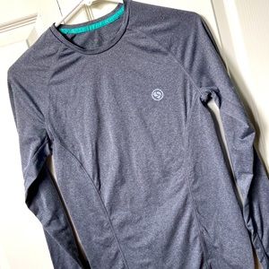 Long sleeve spandex workout shirt